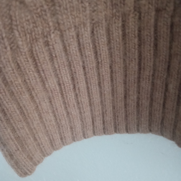 J CREW Wool Blend Cable Knit Turtleneck Sweater In Tan | L - Picture 4 of 6